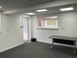 Bognor Rd, Warnham to rent Interior Photo- Image 1 of 5