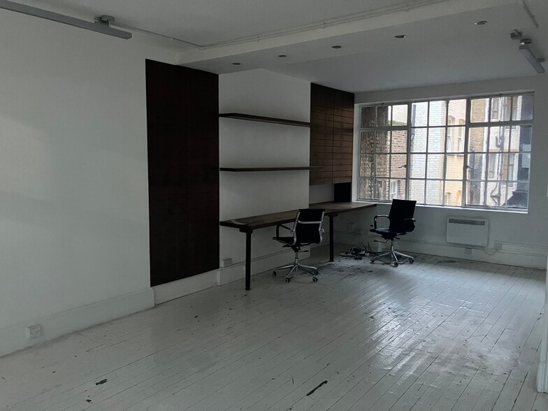 76 Brewer St, London to rent - Building Photo - Image 3 of 5