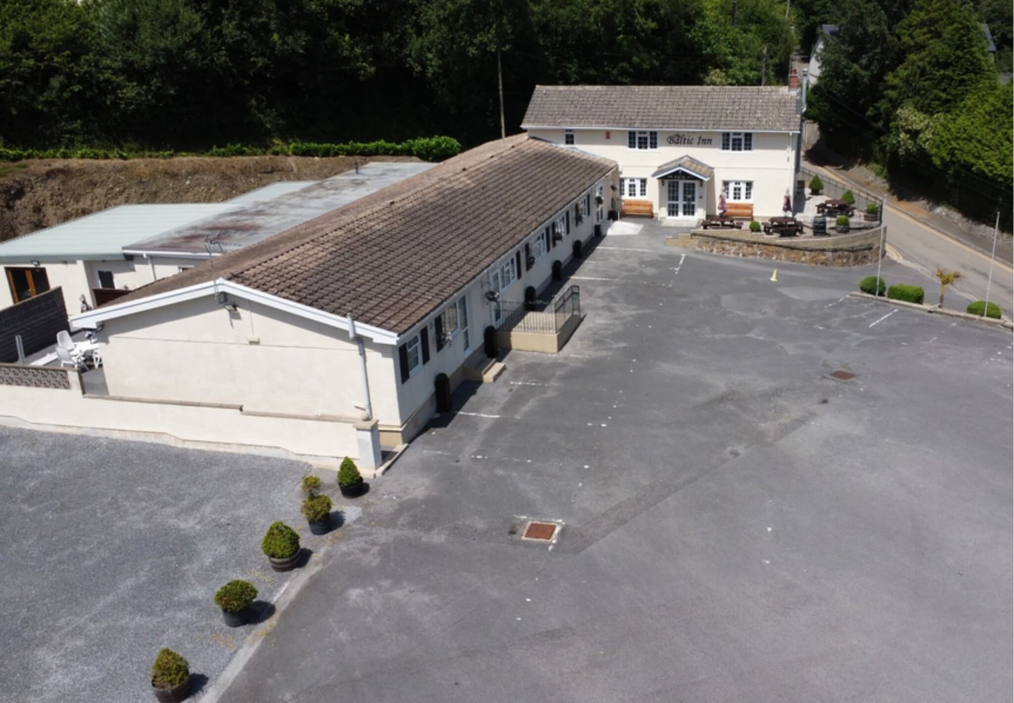 Heol Y Pentre, Llanelli for sale Primary Photo- Image 1 of 4