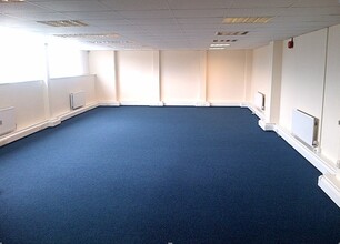 Planetary Rd, Willenhall to rent Interior Photo- Image 2 of 2
