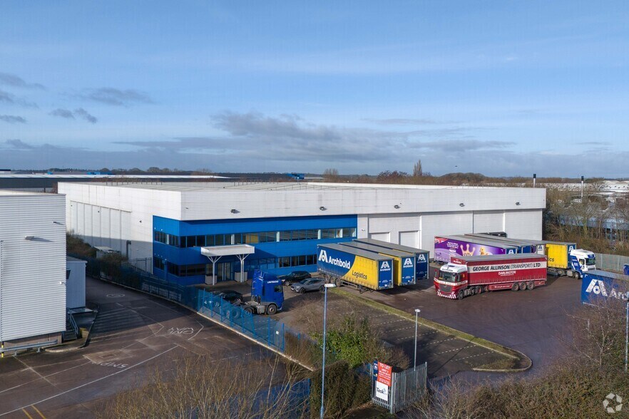 Headway Rd, Wolverhampton to rent - Building Photo - Image 2 of 15