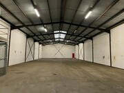 Espace intérieur spacieux prêt à être aménagé selon vos besoins.