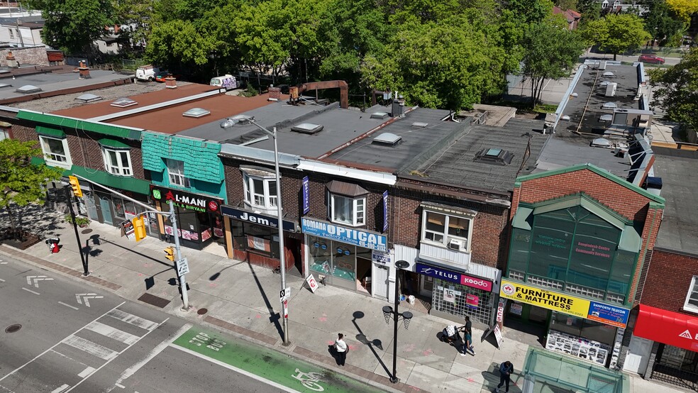 2666 Danforth Ave, Toronto, ON for sale - Building Photo - Image 2 of 4