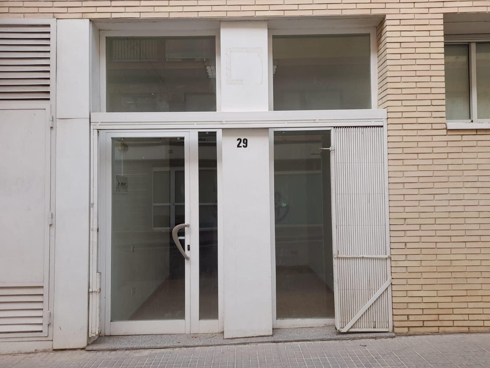 Retail in Esplugues de Llobregat, Barcelona to rent Interior Photo- Image 1 of 11