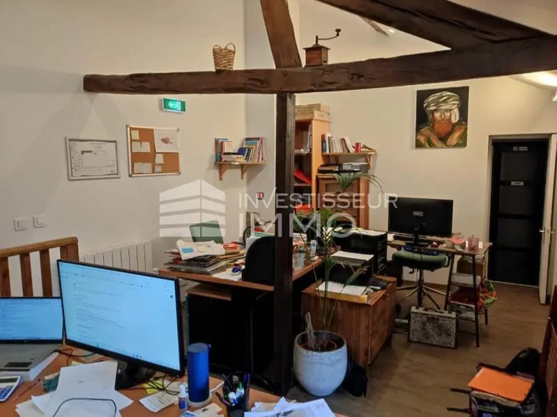 Office in Viry-Châtillon to rent Building Photo- Image 1 of 4