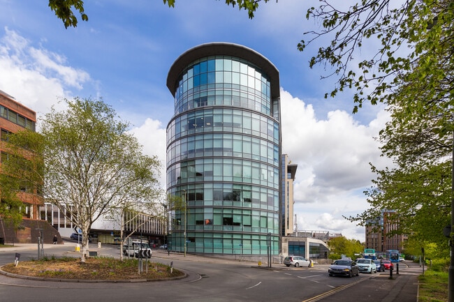 More details for 62 High St, Redhill - Office to Rent