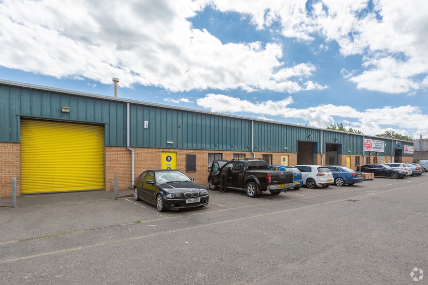 10 Munro Rd, Stirling to rent - Building Photo - Image 2 of 2