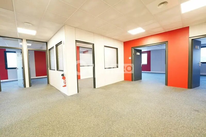 151 B Route De Vourles, Saint-Genis-Laval to rent Interior Photo- Image 1 of 9