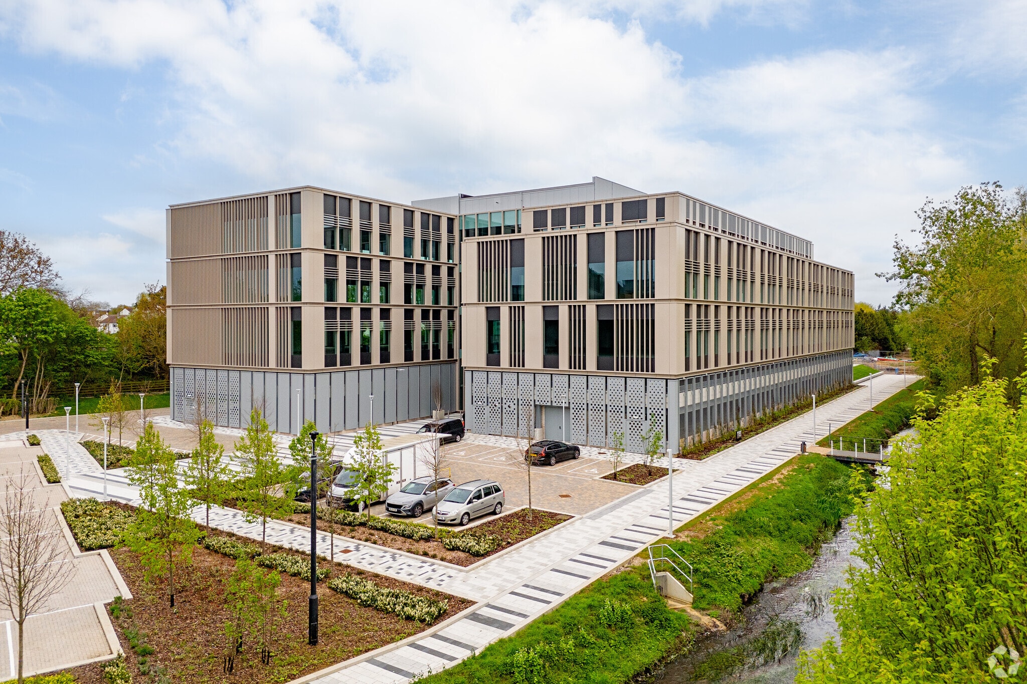 4 Robert Robinson Av, Oxford for sale Primary Photo- Image 1 of 1