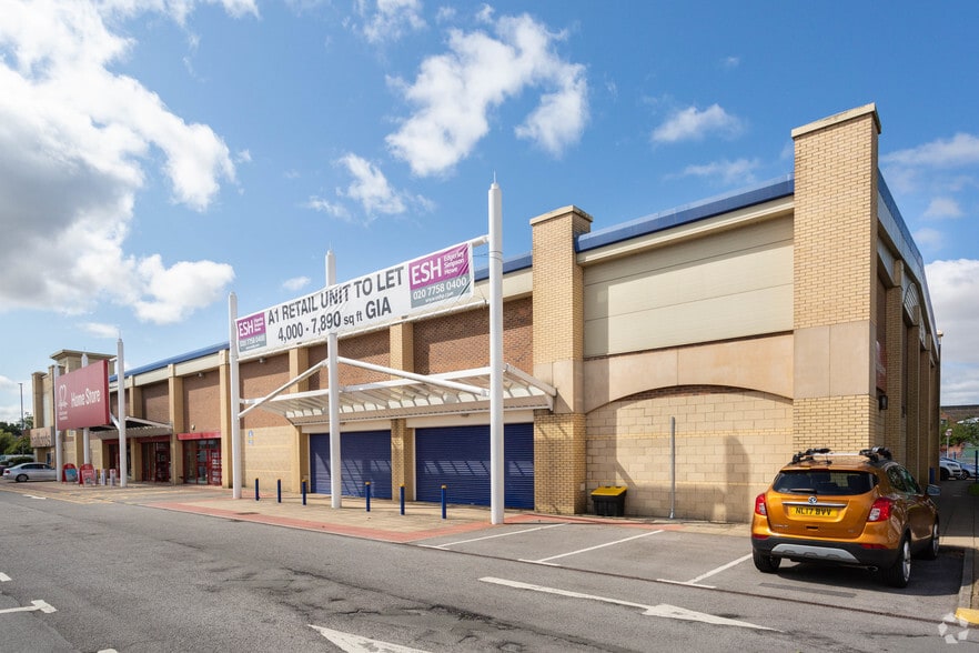 Russell St, Darlington, DL1 1TB UK