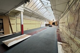 1 High St, Witney to rent Interior Photo- Image 1 of 4