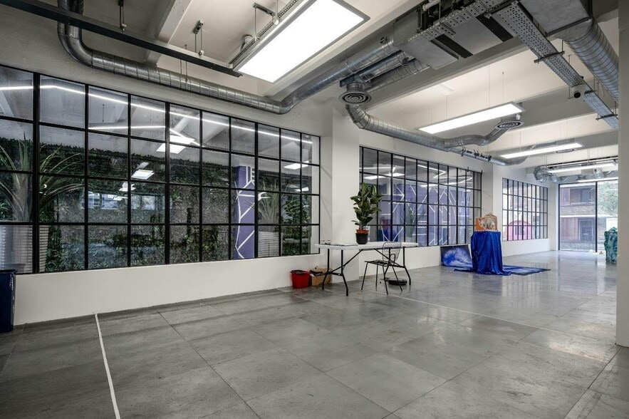 Kensal Rd, London to rent - Building Photo - Image 2 of 10