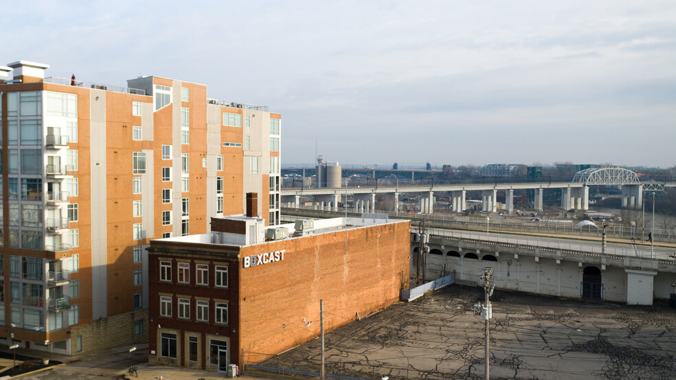 2401 W Superior Viaduct, Cleveland, OH for rent - Aerial - Image 2 of 7