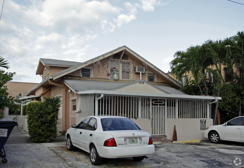 618 SW 13th Ave, Miami, FL for sale - Primary Photo - Image 1 of 1