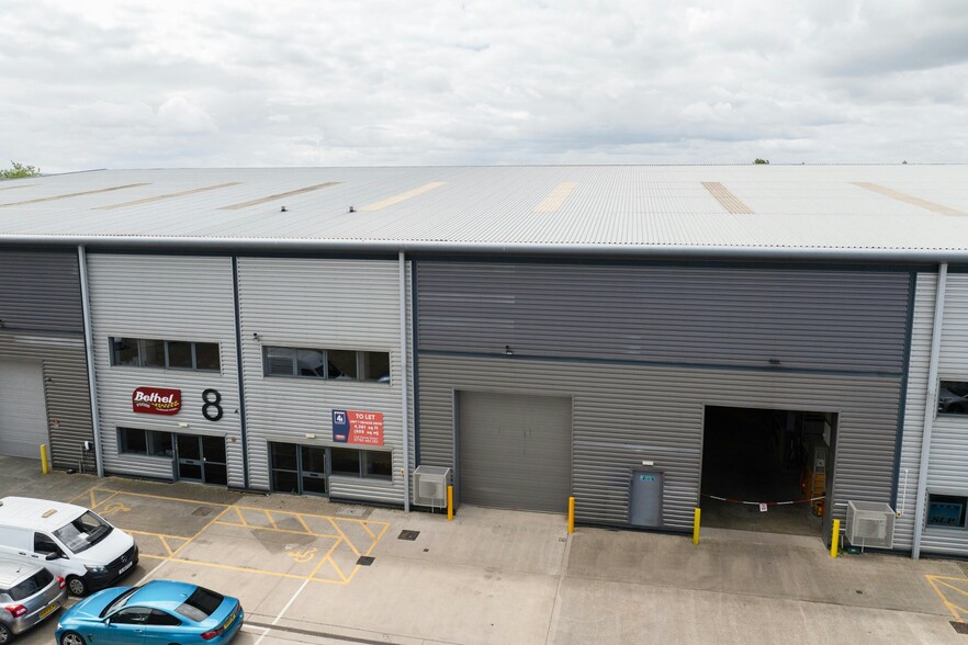 4-9 Drakes Dr, Long Crendon to rent - Building Photo - Image 3 of 12