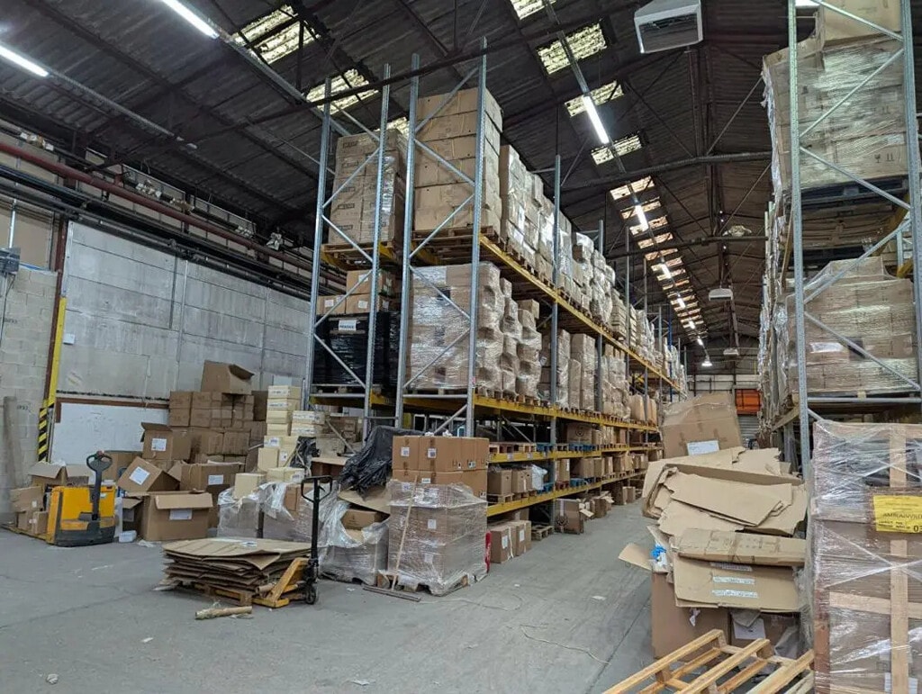 Location Entrepôt 2 000 m² - Photo 1