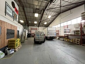 102 Rue Fleury Jay, GRIGNY-SUR-RHÔNE to rent Interior Photo- Image 2 of 9