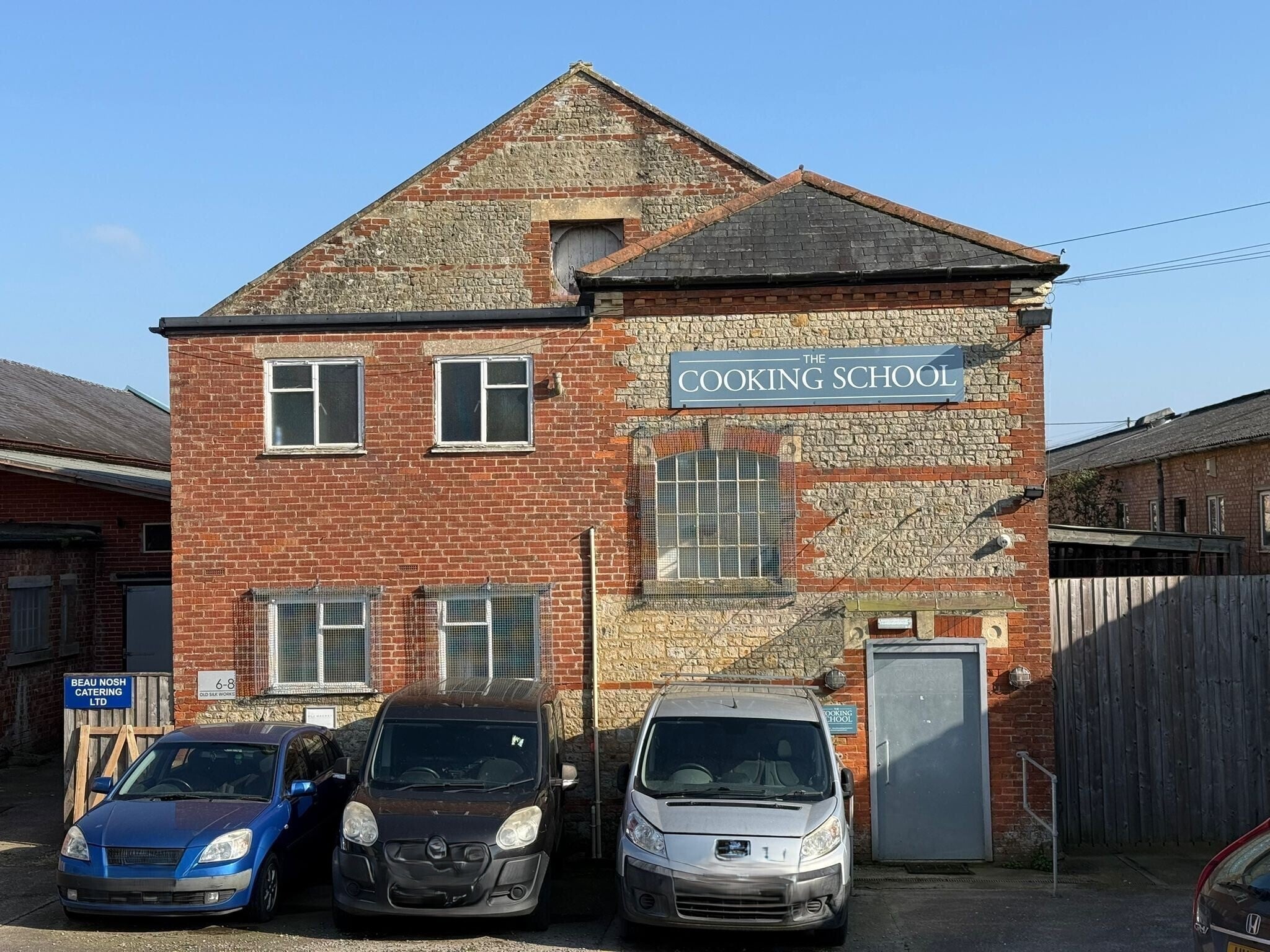 Beech Ave, Warminster to rent Primary Photo- Image 1 of 2
