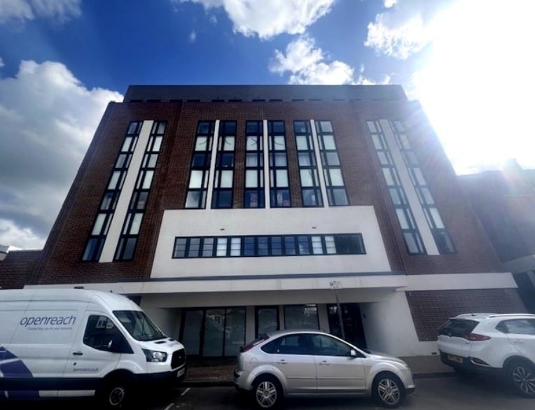 High St, Waltham Cross to rent Building Photo- Image 1 of 3