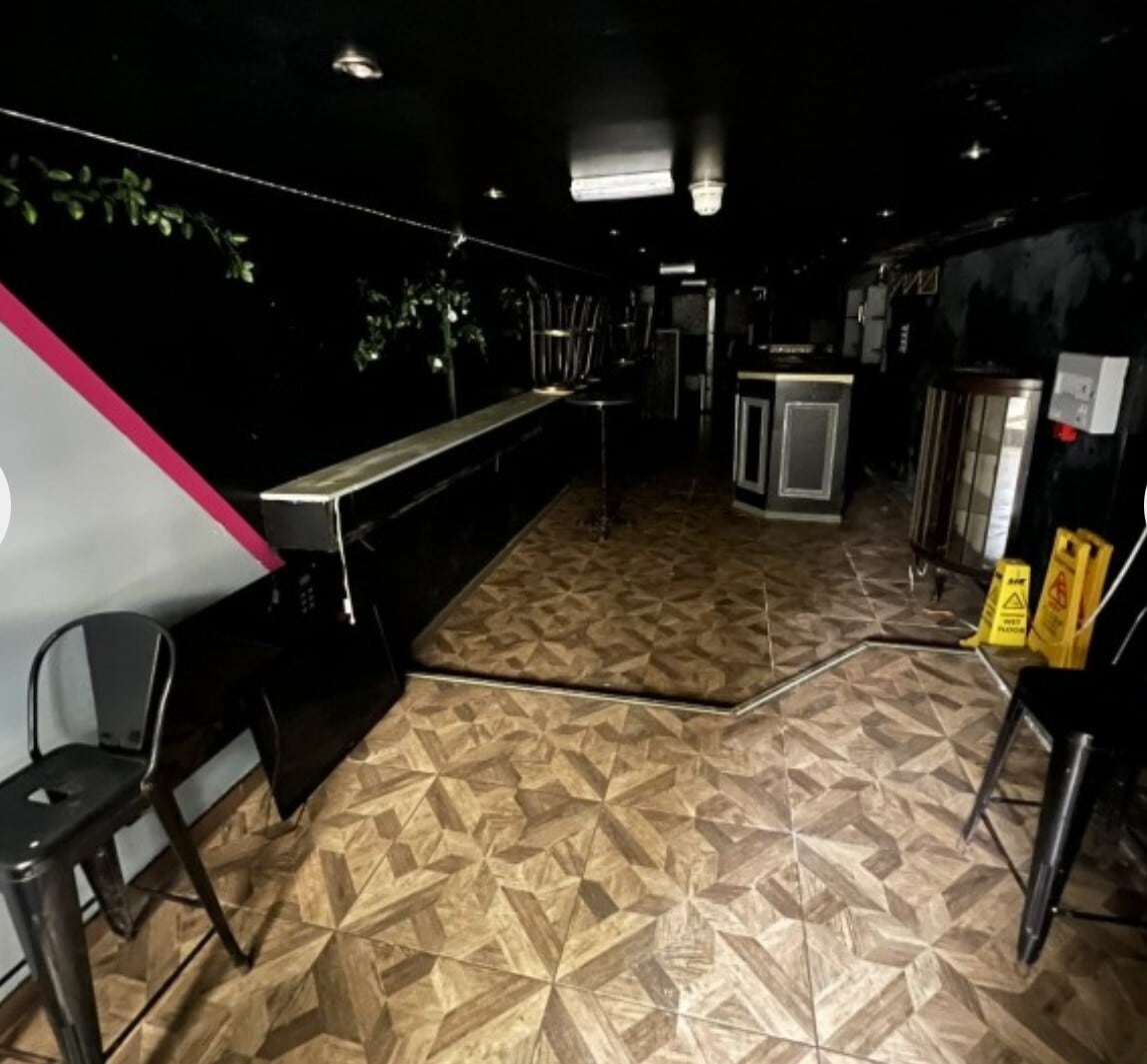 57 King St, Carmarthen to rent Interior Photo- Image 1 of 4