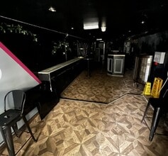 57 King St, Carmarthen to rent Interior Photo- Image 1 of 4