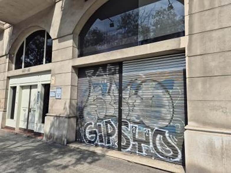 Retail in Barcelona, Barcelona to rent - Building Photo - Image 2 of 10