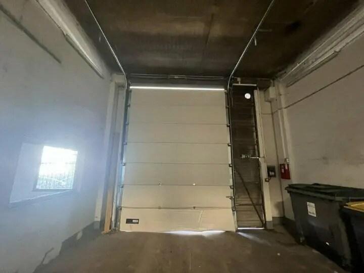 Light Industrial in Gennevilliers to rent - Interior Photo - Image 2 of 3