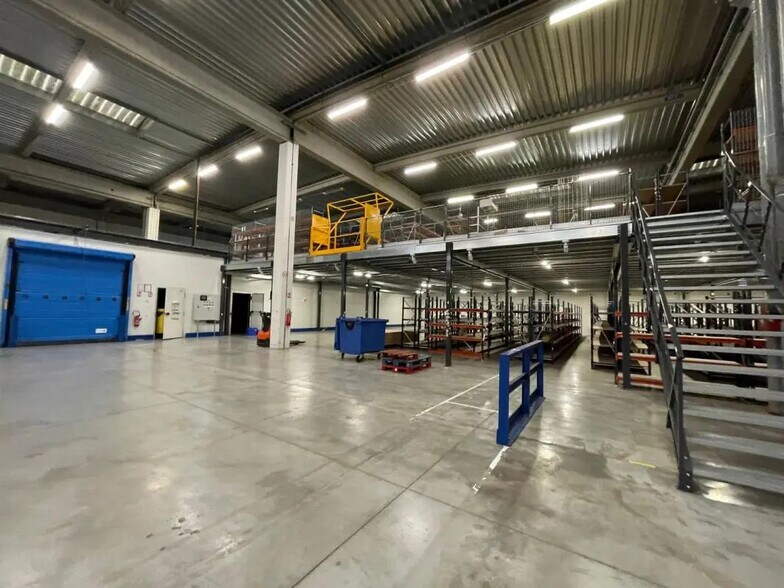 Office in Ivry-sur-Seine to rent - Interior Photo - Image 3 of 14