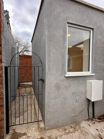 19 Heathfield Rd, Keston for sale - Building Photo - Image 3 of 13