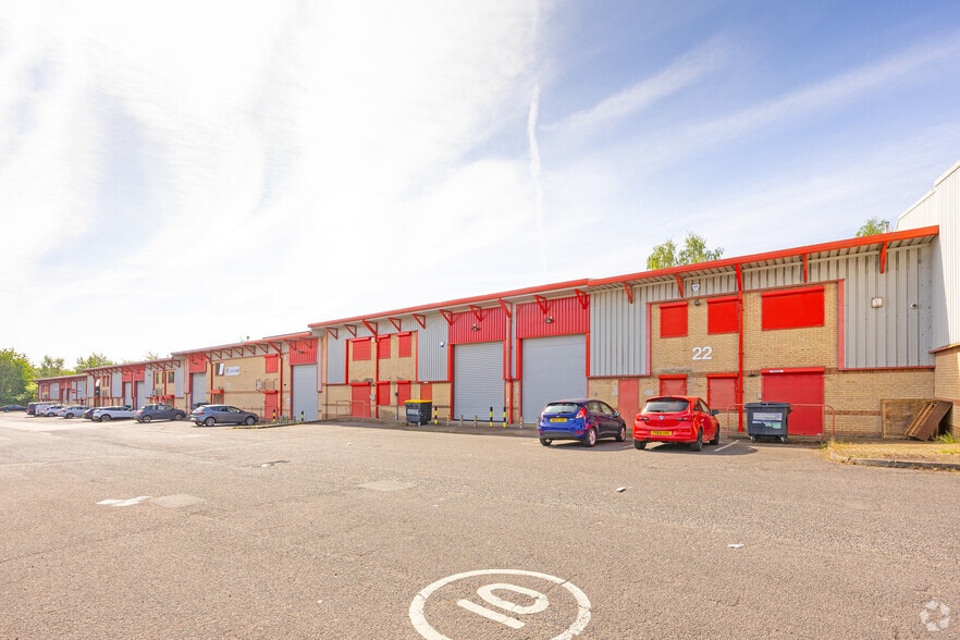 Whitemoor Ct, Nottingham to rent - Building Photo - Image 3 of 4
