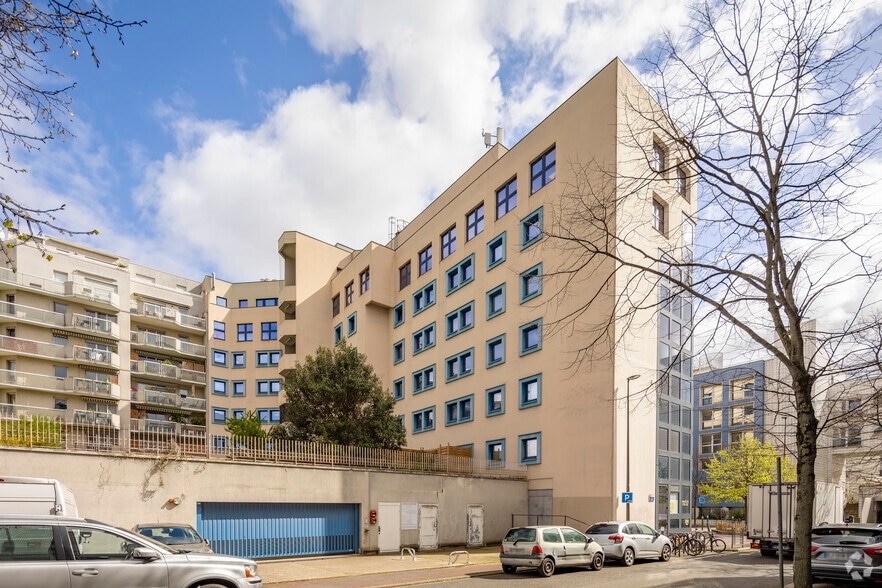 11-13 Rue Salomon De Rothschild, Suresnes for sale - Building Photo - Image 2 of 13