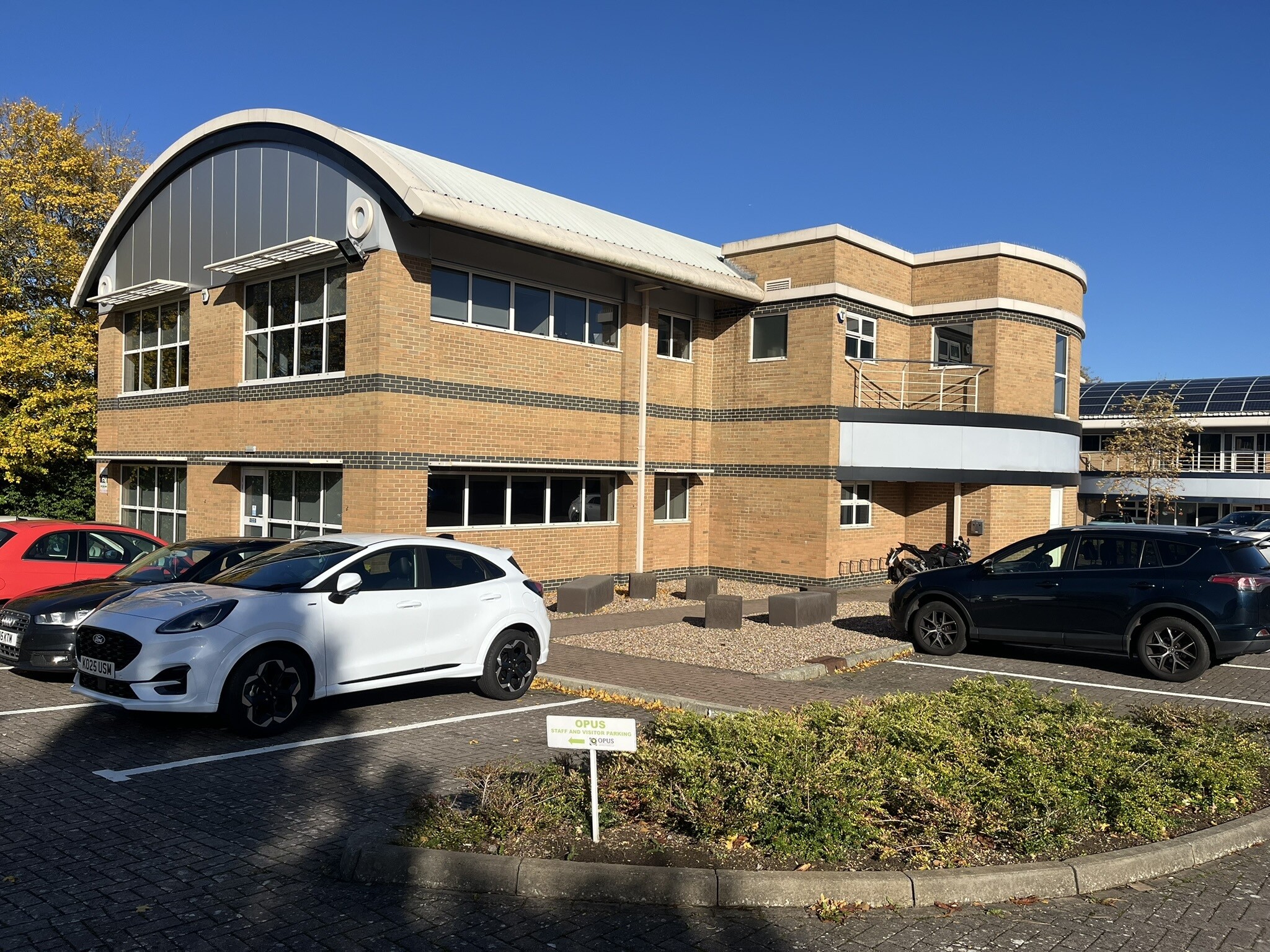 1 Radian Ct, Milton Keynes to rent Building Photo- Image 1 of 6
