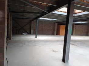25 Watsons Rd, London for sale Interior Photo- Image 1 of 3