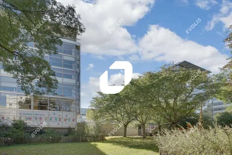 140 Avenue Jean Lolive, Pantin to rent - Building Photo - Image 3 of 53