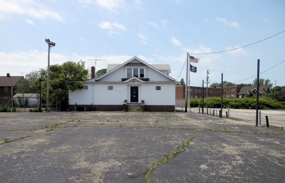 532 E 185th St, Cleveland, OH for sale - Building Photo - Image 1 of 1