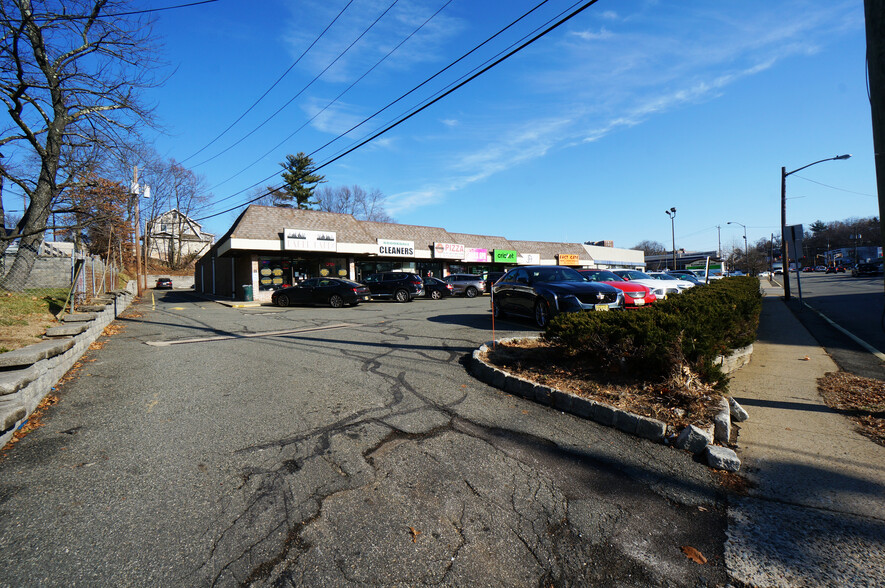 144-154 Bloomfield Ave, Verona, NJ for rent - Building Photo - Image 1 of 8