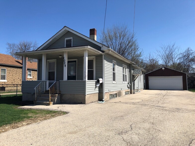 1029 E New York St, Aurora, IL for sale - Building Photo - Image 1 of 1