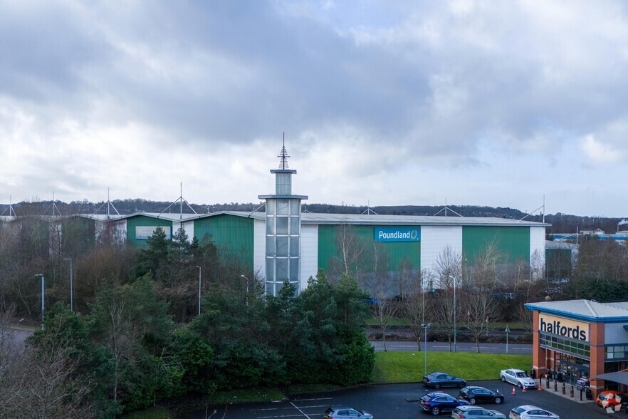 Springvale Av, Bilston to rent - Primary Photo - Image 1 of 2