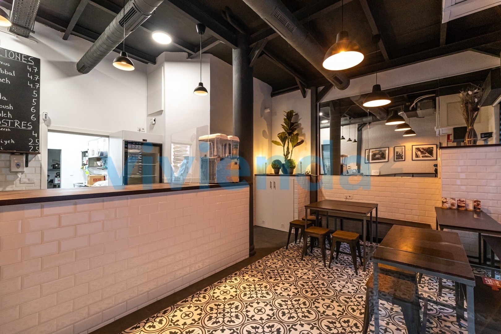Retail in Madrid, Madrid to rent Floor Plan- Image 1 of 17