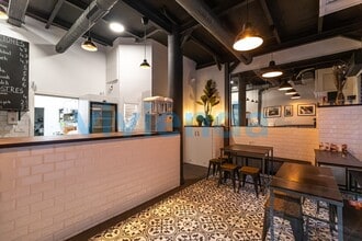 Retail in Madrid, Madrid to rent Floor Plan- Image 1 of 17