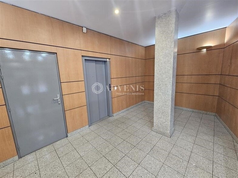 Office in Pantin to rent - Lobby - Image 3 of 6