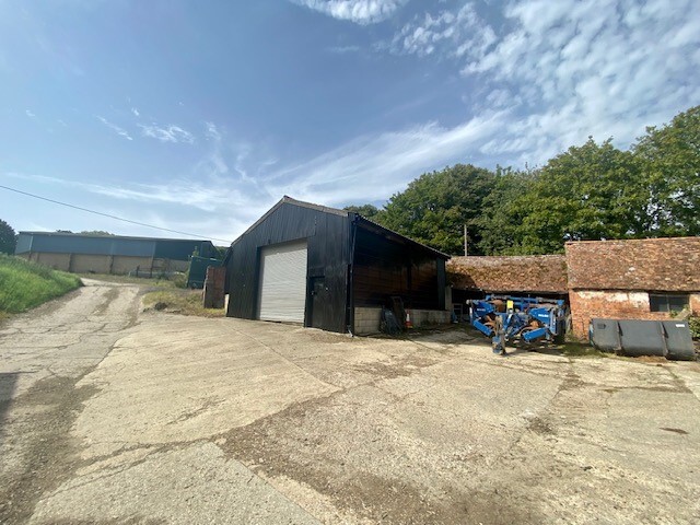 South Fawley Farm, Wantage for rent - Building Photo - Image 3 of 3