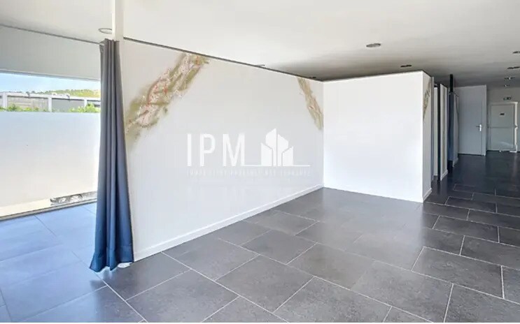 Location Commerce 100 m² - Photo 1