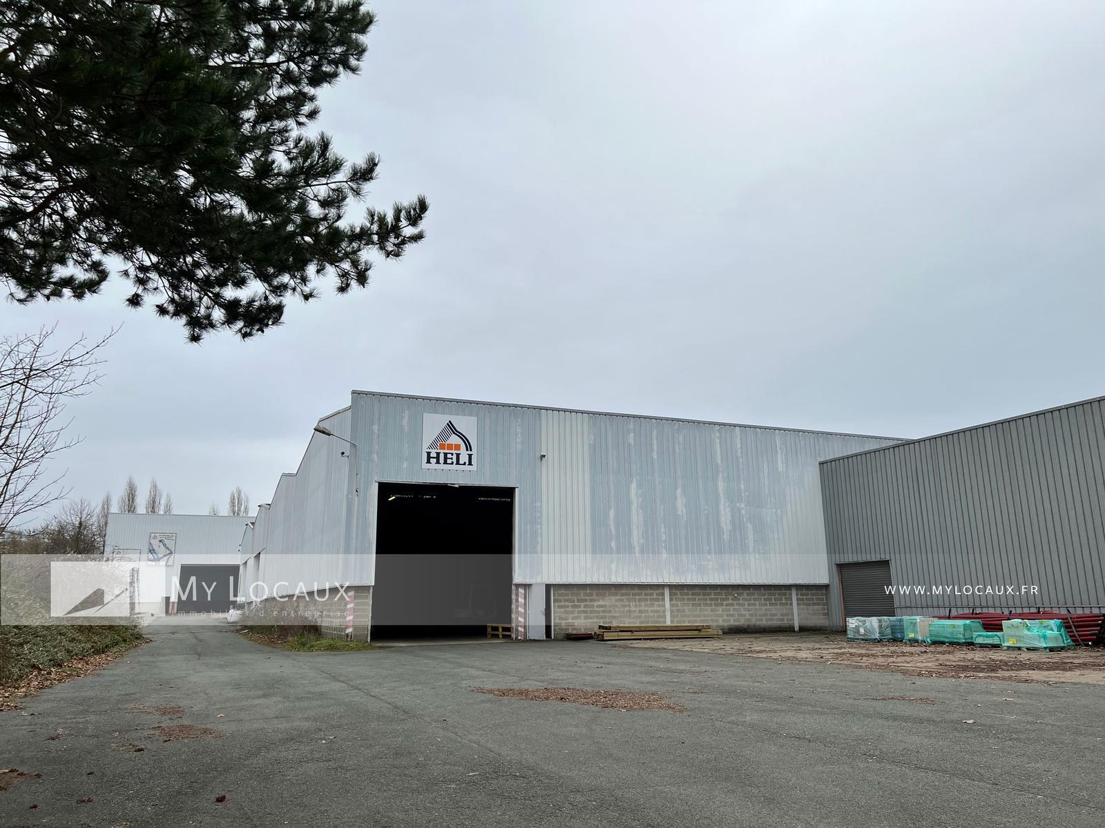 Light Industrial in SAINT-OUEN-L'AUMONE to rent Building Photo- Image 1 of 11