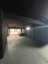 Retail in Barcelona, Barcelona to rent Interior Photo- Image 2 of 16