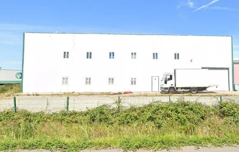 Light Industrial in Les Sorinières to rent - Building Photo - Image 2 of 4
