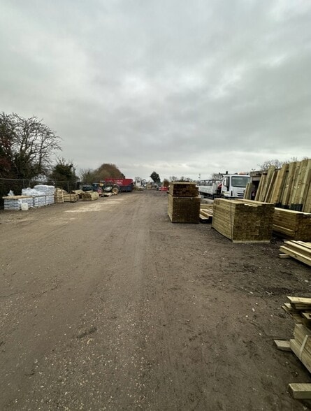 Chicheste Rd, Selsey to rent - Building Photo - Image 3 of 3