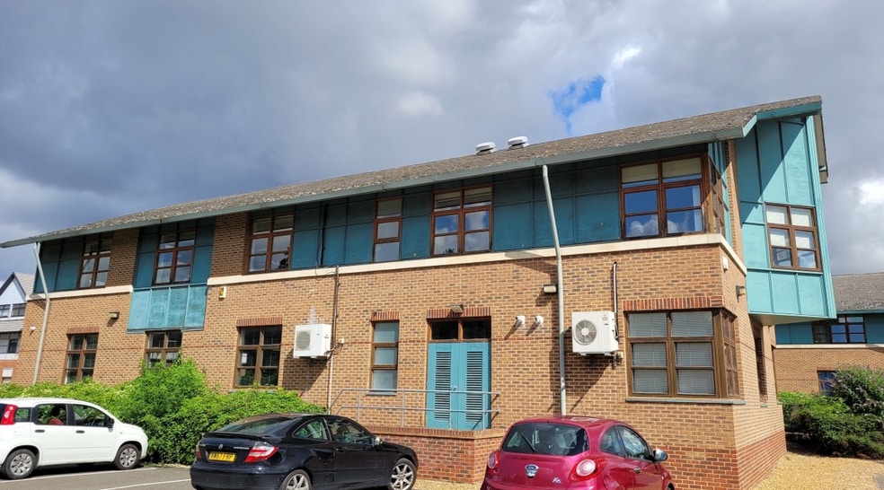 Meadow Ln, St Ives to rent - Building Photo - Image 3 of 11