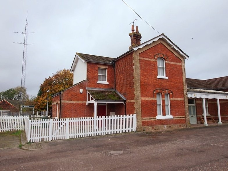 Mercers Rd, Warnham for sale - Building Photo - Image 2 of 7