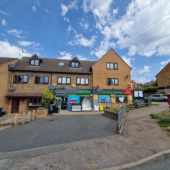 43-45a Molyneux Dr, Bodicote for sale - Building Photo - Image 1 of 11